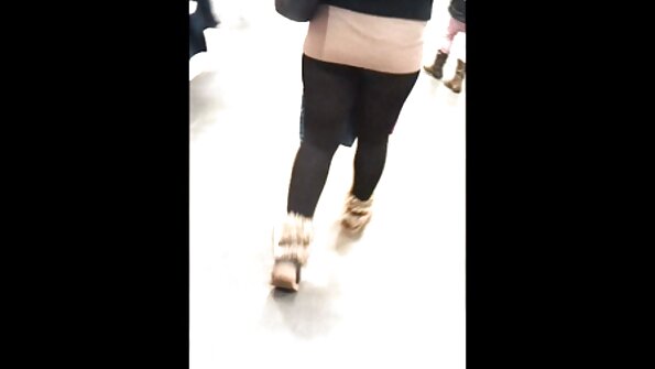 Airu Oshima verblüfft mit ihren großen Titten reife deutsche milfs und einem guten Trio-Fick