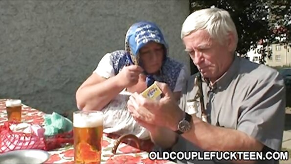 Vollbusige Alli - deutsche reife tube Perfekte Brüste