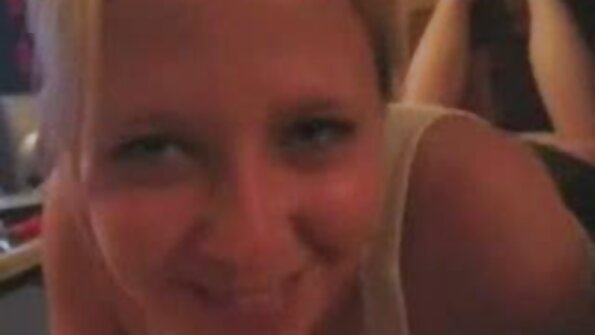 Thai Teen Schlampe porn reif liebt es, Kopf zu geben