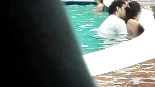 Taylor Lain steckt sich einen Dildo an den Spiegel und reitet ihn Doggystyle deutsche reife titten