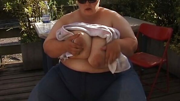 Sieh zu, wie Southern Brooke in reife deutsche hausfrauen diesem heißen Vorschauvideo die Seifenlauge über ihren ganzen kurvigen und köstlichen Körper reibt!