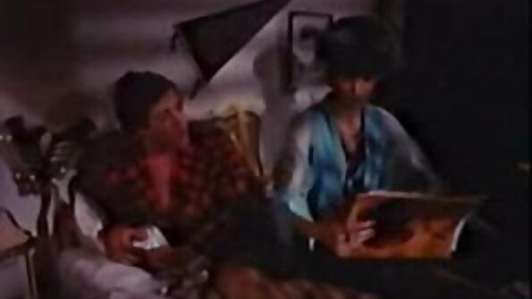 Französisches Dienstmädchen Lana spielt mit ihrer frischen reife deutsche frauen nackt Muschi